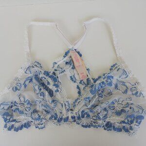 Victoria's Secret Body by Victoria Lace Racerback Bra Size M